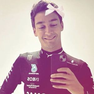 Meet your Posher, Ella